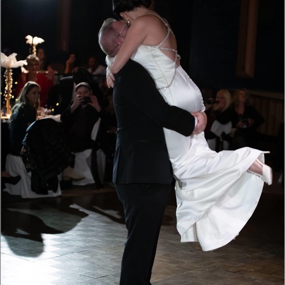 Henry Roth wedding dress - Picture 5 of 12